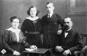 Familie Hermann Strehlau um 1920.